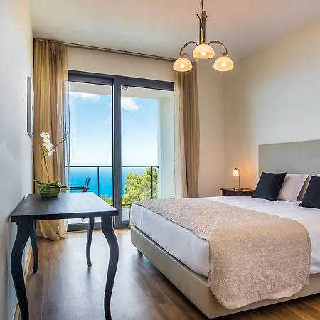 Villa Enjoy - By Lovelystay Lombo da Velha Exterior photo